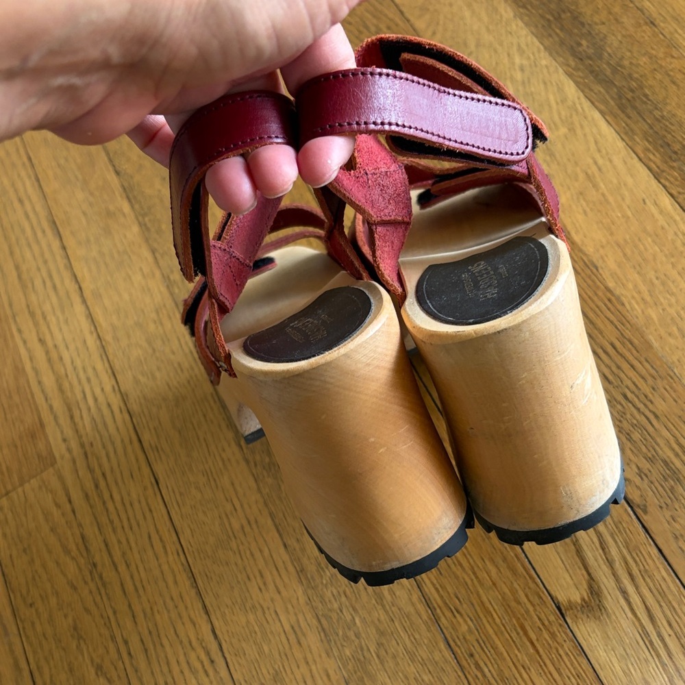 Swedish Hasbeens Burgundy/Red Leather Velcra Clogs Sandals - Picture 4 of 9